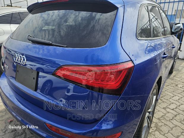 Blue Audi Q5 2018: Stylish & Efficient SUV