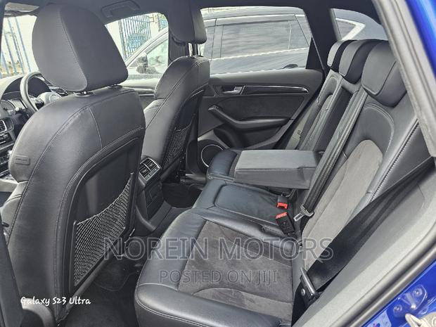 Blue Audi Q5 2018: Stylish & Efficient SUV
