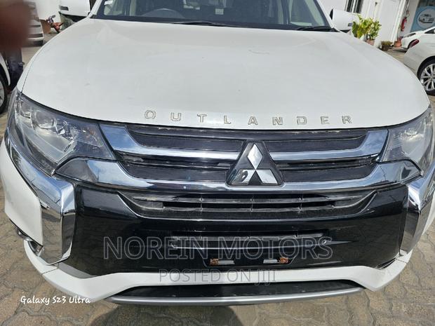Used 2017 Mitsubishi Outlander Pearl SUV - Great Deals