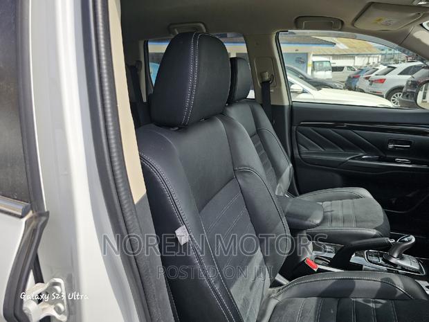 Used 2017 Mitsubishi Outlander Pearl SUV - Great Deals