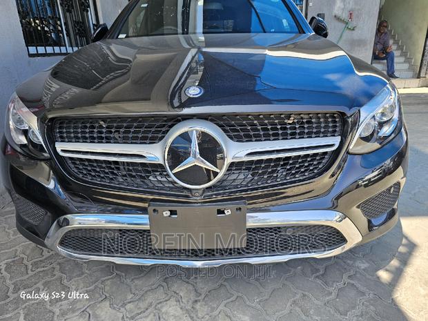2018 Mercedes-Benz GLC-Class Black - Exclusive Luxury Car