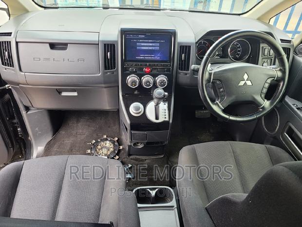 2016 Mitsubishi Delica Black - Luxurious Pickup