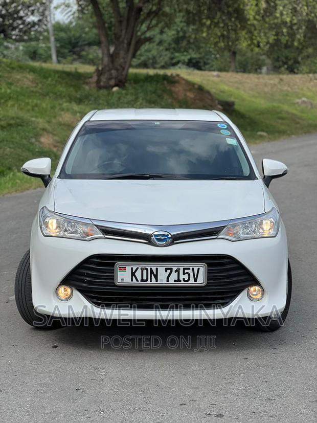 Toyota Axio 1.5 Hybrid 2WD 2016 Pearl