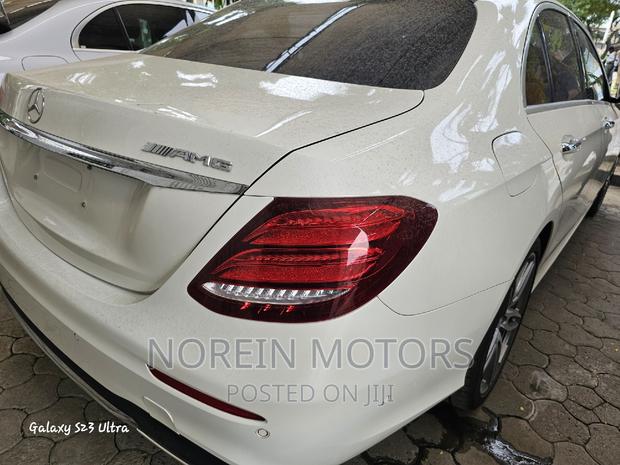 2017 Mercedes-Benz E200 - Luxury Sedan with Pearl Finish