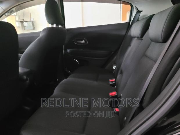 Honda Vezel 2016 1.5 Hybrid 2WD Black: Luxury and Efficiency in One Compact SUV