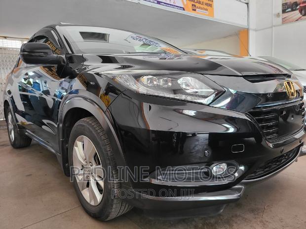 Honda Vezel 2016 1.5 Hybrid 2WD Black: Luxury and Efficiency in One Compact SUV