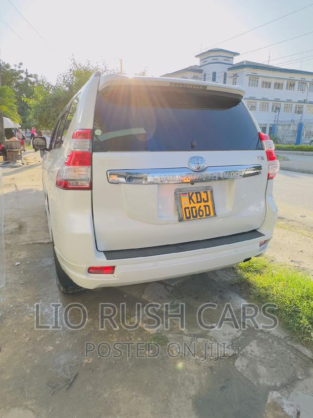 2015 Prado Toyota Land Cruiser in White - Luxury Off-road Adventure