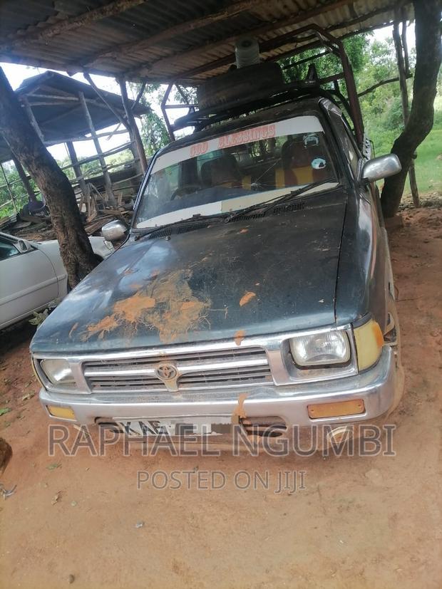 Toyota Hilux 1995 Green