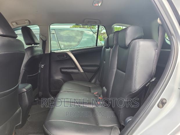 Luxury 2016 Toyota RAV4 LE AWD: All-Wheel Drive 2.5L SUV