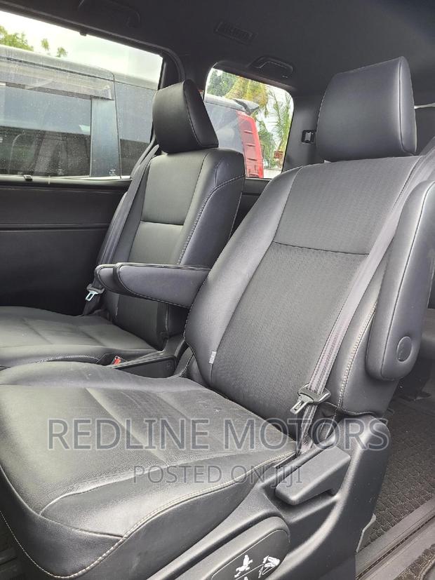 7 Seater 2016 Toyota Esquire 2.0 AWD Black - Low Mileage Pre-owned