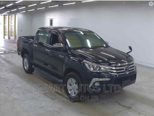 2018 Toyota Hilux Black Trim: Stylish & Durable Pickup