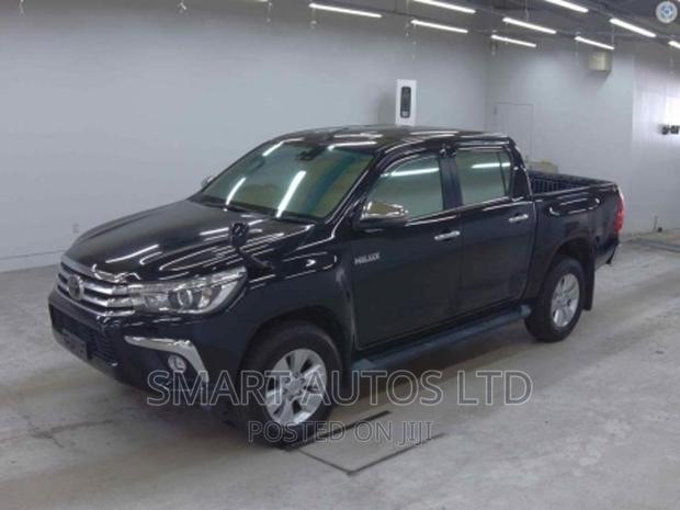2018 Toyota Hilux Black Trim: Stylish & Durable Pickup