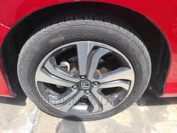 Red Honda Grace 1.5 Hybrid AWD 2016 - High-Quality Used Vehicle