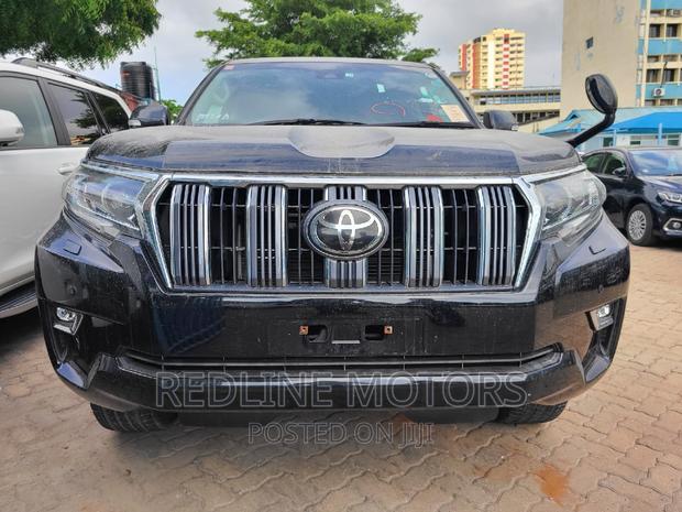 2017 Toyota Land Cruiser Prado 2.7 Black: Premium SUV at Great Price
