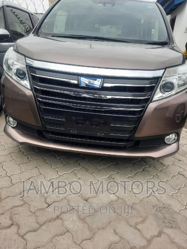 Brown Toyota Noah 1.8 FWD Hybrid 7-Seater 2017