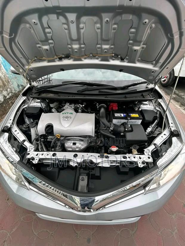Toyota Corolla Fielder 2016 Silver