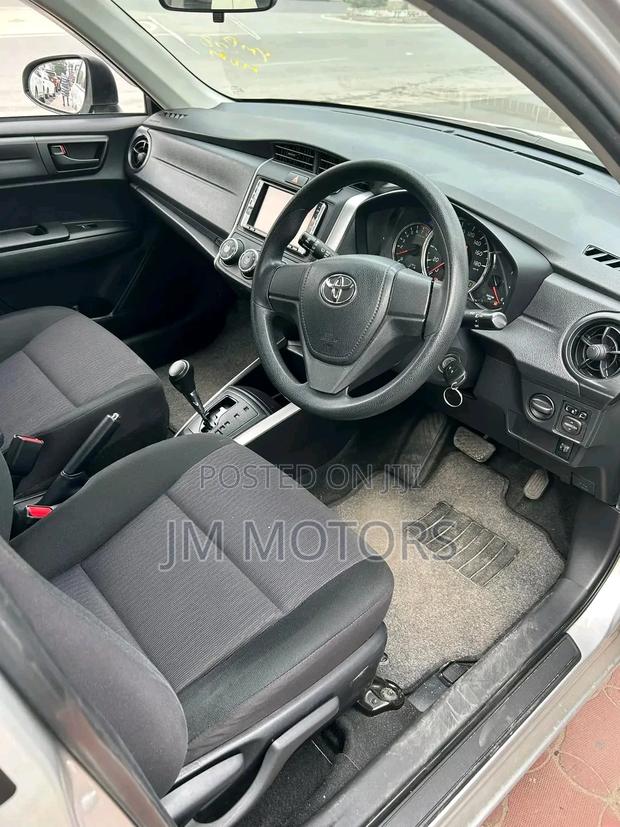 Toyota Corolla Fielder 2016 Silver