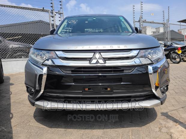 2016 Mitsubishi Outlander 2.0 PHEV AWD Gray - Pre-Owned Luxury