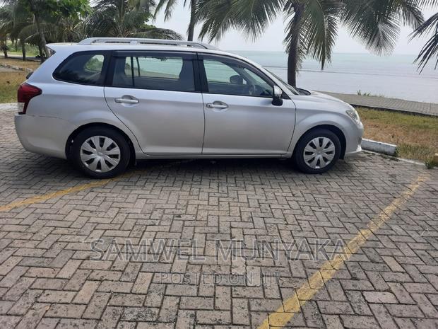 Toyota Corolla Fielder 2017 Silver