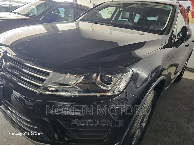 2016 Volkswagen Touareg - Modern Matt Black