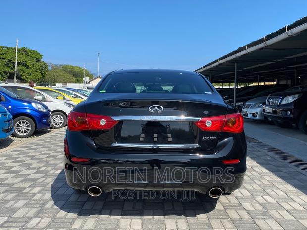 2016 Nissan Fuga Black - Affordable Luxury Pre-Owned Sedan