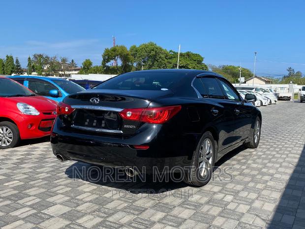 2016 Nissan Fuga Black - Affordable Luxury Pre-Owned Sedan