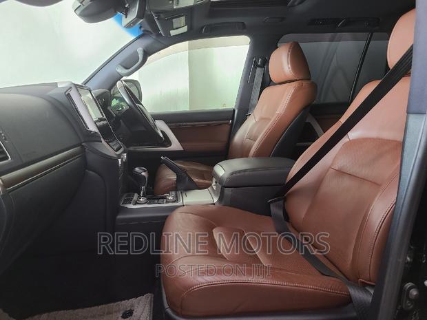 2016 Toyota Land Cruiser 4.6 V8 AX Matt Black