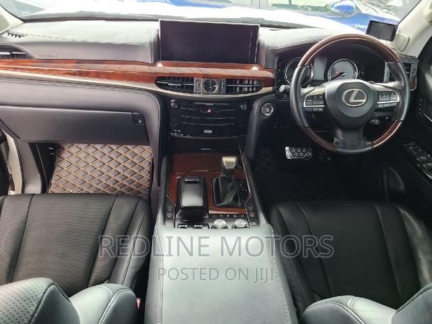 Pearl-Colored LX 570 AWD 2016 - Luxury 5-Seater SUV