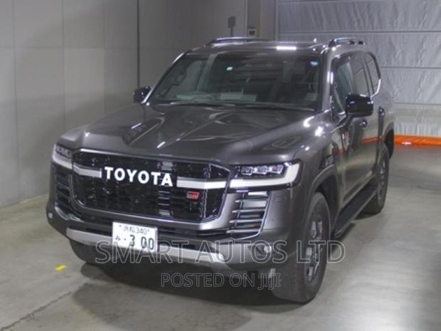 2022 Toyota Land Cruiser Gray - Premium Edition