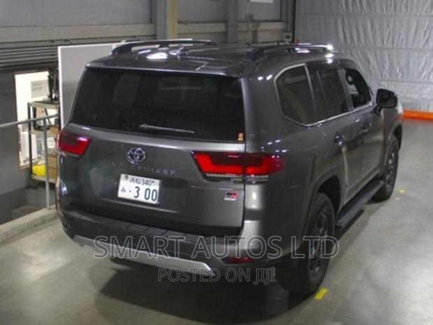 2022 Toyota Land Cruiser Gray - Premium Edition