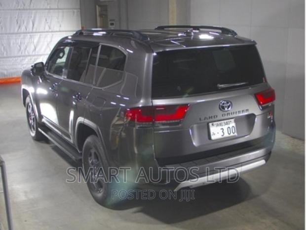 2022 Toyota Land Cruiser Gray - Premium Edition