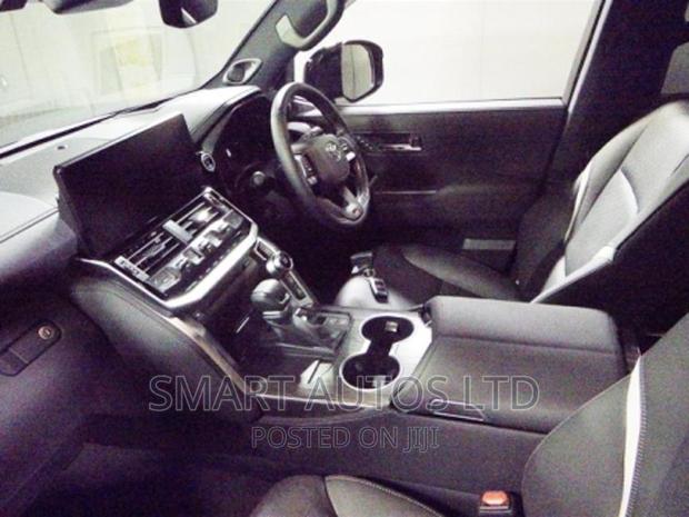 2022 Toyota Land Cruiser Gray - Premium Edition