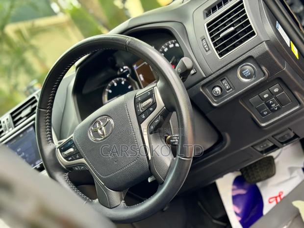 Toyota Land Cruiser Prado 2.8 2020 Matt Black