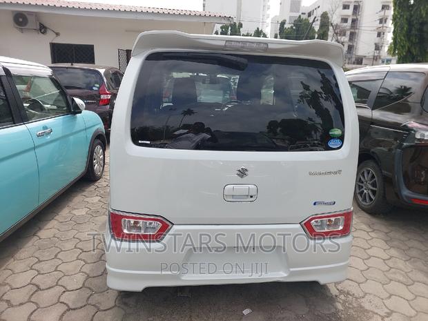2017 Wagon R White by Suzuki: Reliable and Comfortable