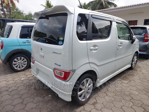 2017 Wagon R White by Suzuki: Reliable and Comfortable