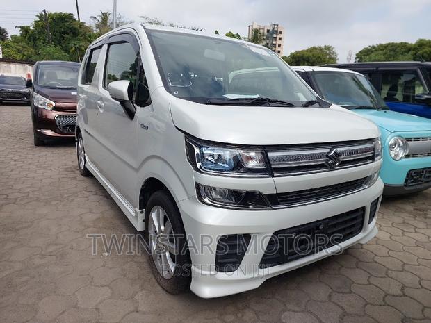 2017 Wagon R White by Suzuki: Reliable and Comfortable