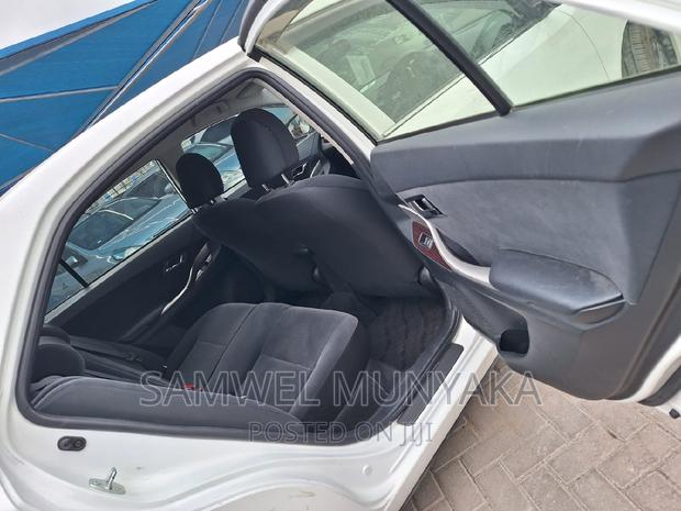 Toyota Premio 1.8 AWD 2017 White