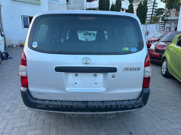 Toyota Probox 1.5 DX 2WD 2017 Silver