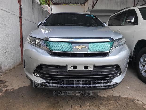 Pre-owned 2016 Toyota Harrier 2.0 4WD, silver exterior