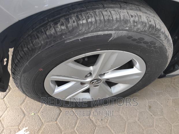 Pre-owned 2016 Toyota Harrier 2.0 4WD, silver exterior