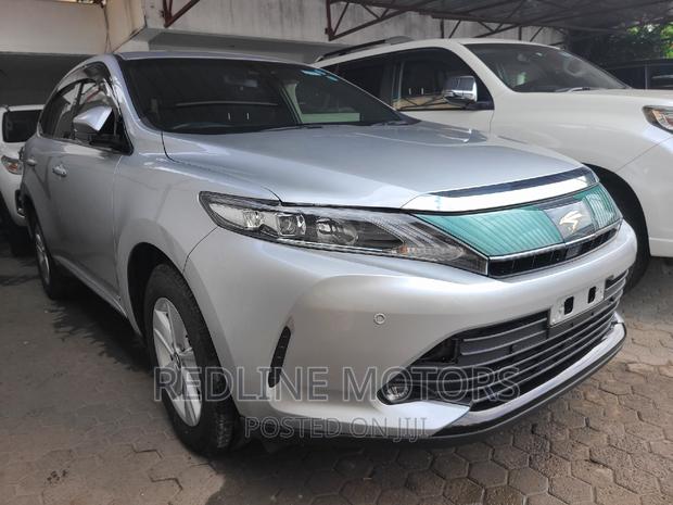 Pre-owned 2016 Toyota Harrier 2.0 4WD, silver exterior