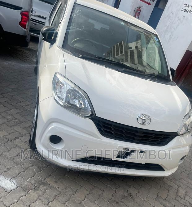 2016 Toyota Passo AWD Off-White: Powerful Compact Sedan