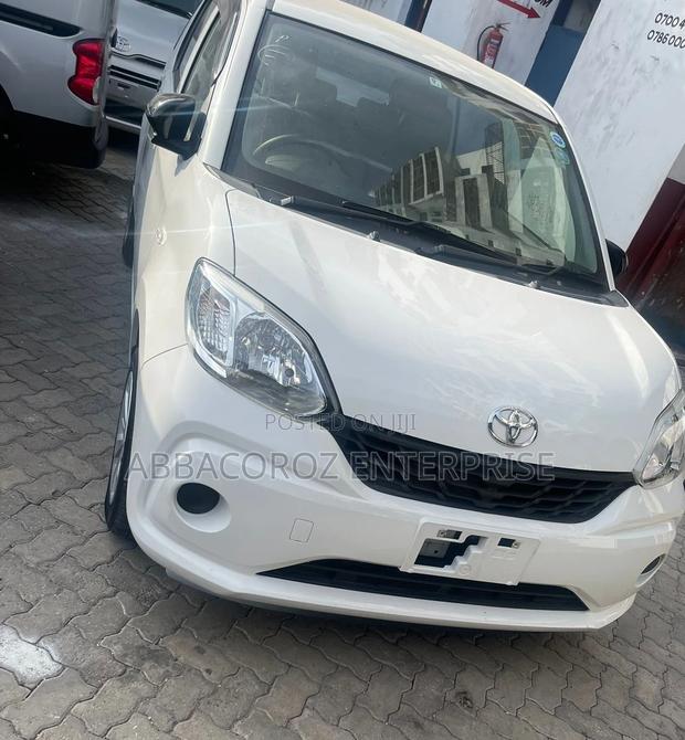 2016 Toyota Passo AWD Off-White: Powerful Compact Sedan