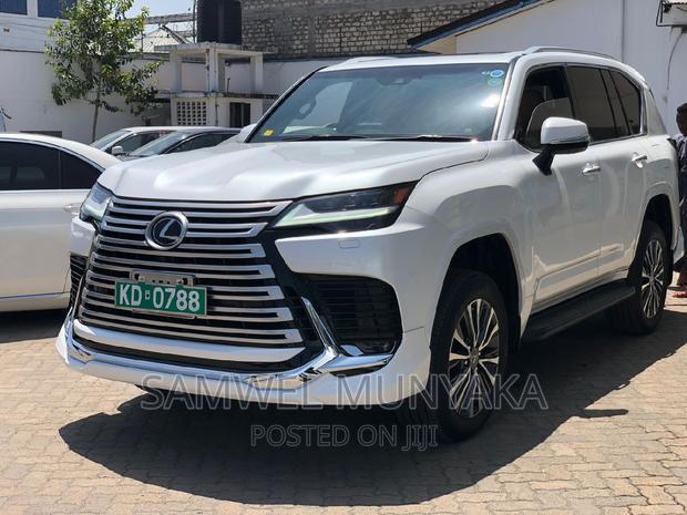Lexus LX 2022 Pearl