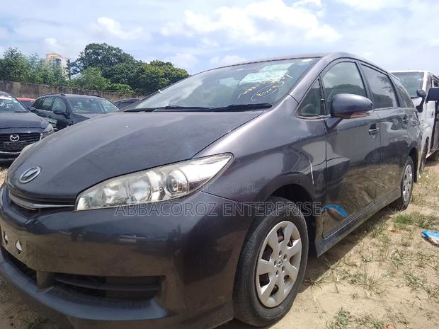 2016 Toyota Wish Black: Affordable Luxury Sedan Available Now
