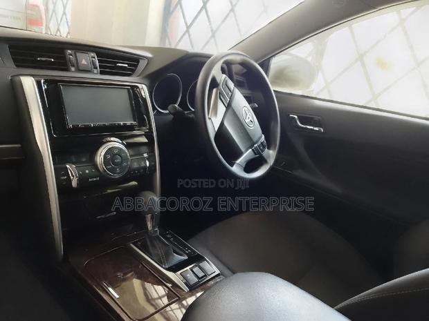 Ivory Toyota Mark X 2.5 AWD 2016: Luxury Ride with All-Wheel Drive!