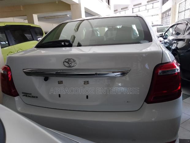 Off-White 2016 Toyota Axio: Luxurious & Practical
