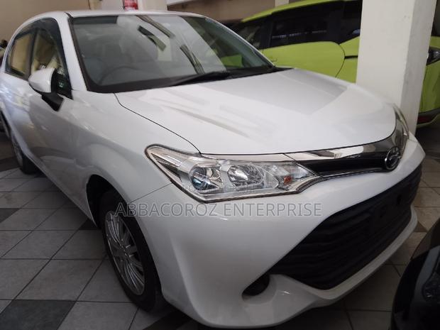 Off-White 2016 Toyota Axio: Luxurious & Practical