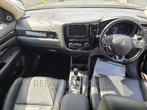 Mitsubishi Outlander 2.0 PHEV AWD 2016 - Blue Edition