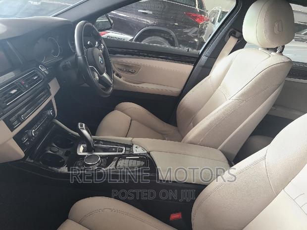 Experience the 2016 BMW 5 Series in Gray: Sophisticated Sedan